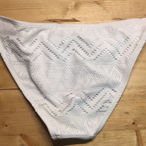 SO Medium crocheted swim bottom, white - Picture 4 of 4